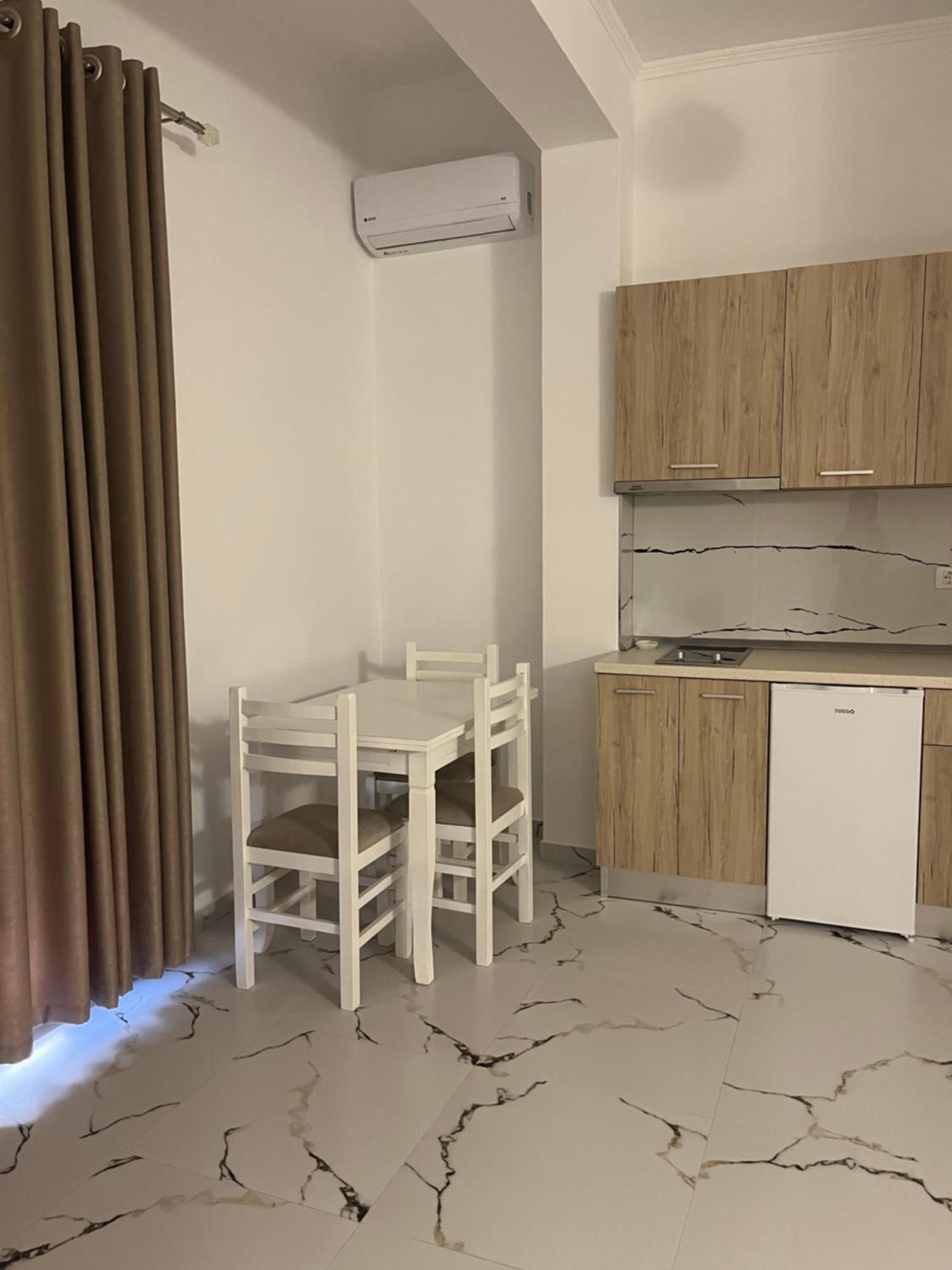 Xhefri'S Apartments Vlorë Εξωτερικό φωτογραφία