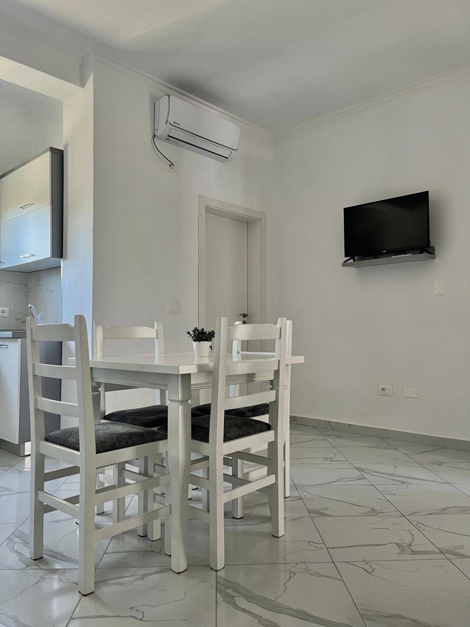 Xhefri'S Apartments Vlorë Εξωτερικό φωτογραφία