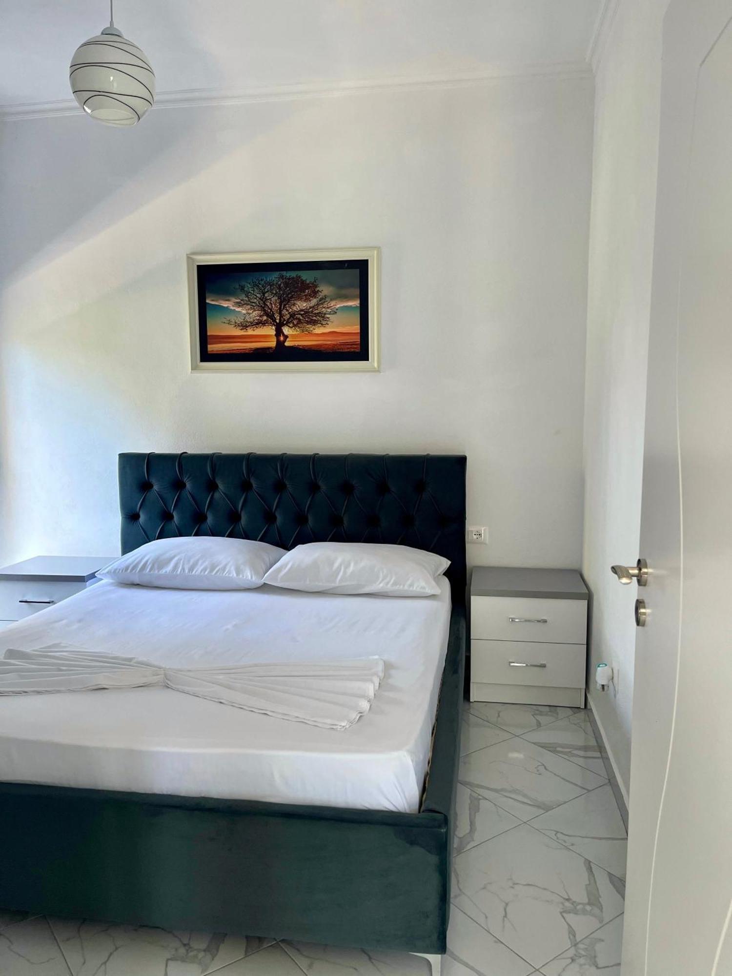 Xhefri'S Apartments Vlorë Εξωτερικό φωτογραφία