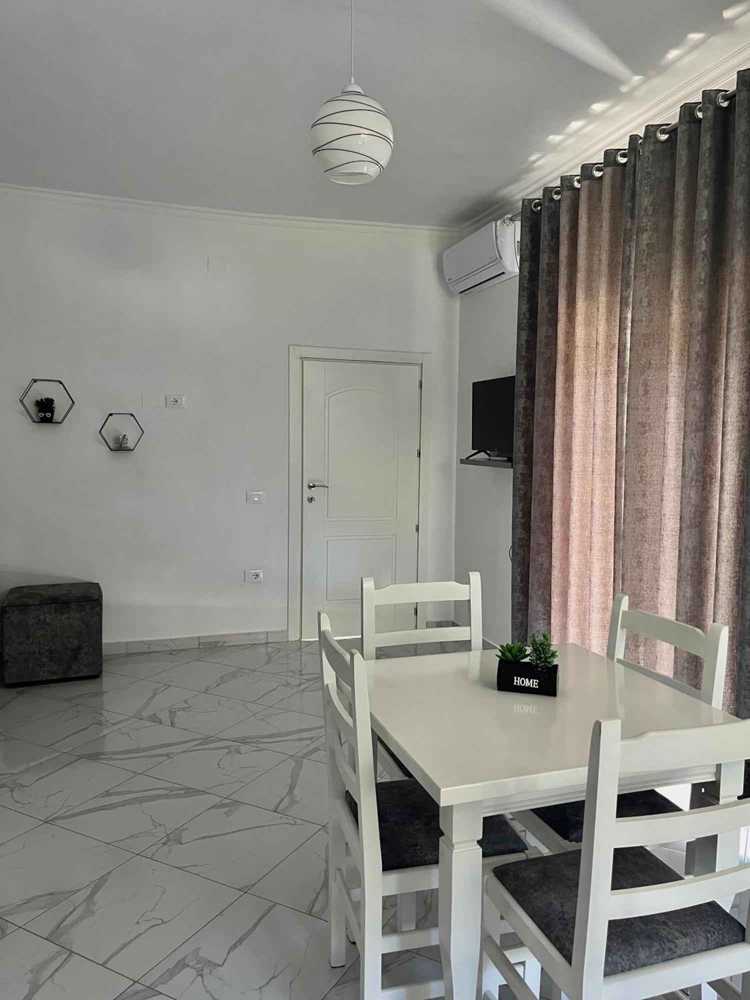 Xhefri'S Apartments Vlorë Εξωτερικό φωτογραφία